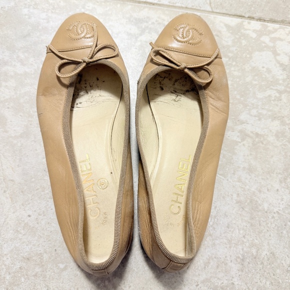 Chanel Beige Leather CC Bow Cap Toe Ballet EU 36 - Picture 1 of 12